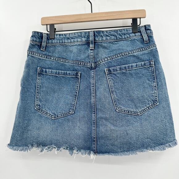 We the Free Free People Zip It Up Denim Frayed Hem Mini Skirt in Blue Size 30 - Picture 4 of 10